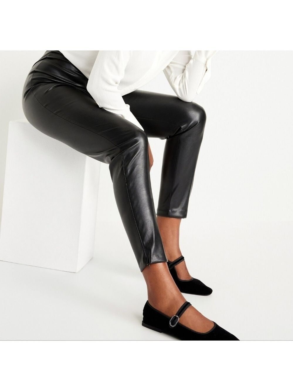 18 • Old Navy • Extra High-Waisted Black Faux Leather Pants 790